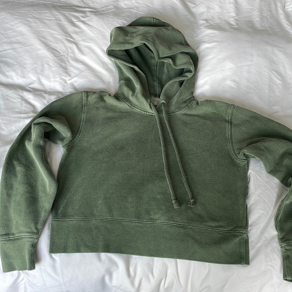 Wilfred free green crop hoodie. Size xxs